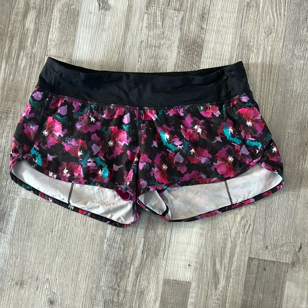 Lululemon speed up shorts floral size 8